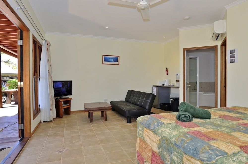 Escape 1770 Motel - No Kids - No Smoking - No Partying (Adults Only) แอกเนสวอเตอร์ ภายนอก รูปภาพ