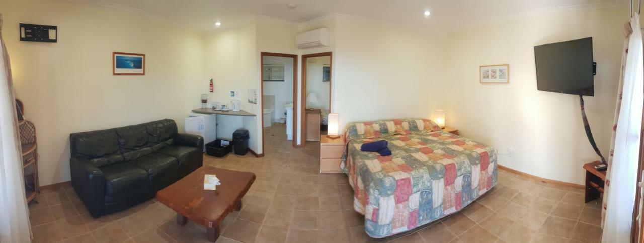 Escape 1770 Motel - No Kids - No Smoking - No Partying (Adults Only) แอกเนสวอเตอร์ ภายนอก รูปภาพ